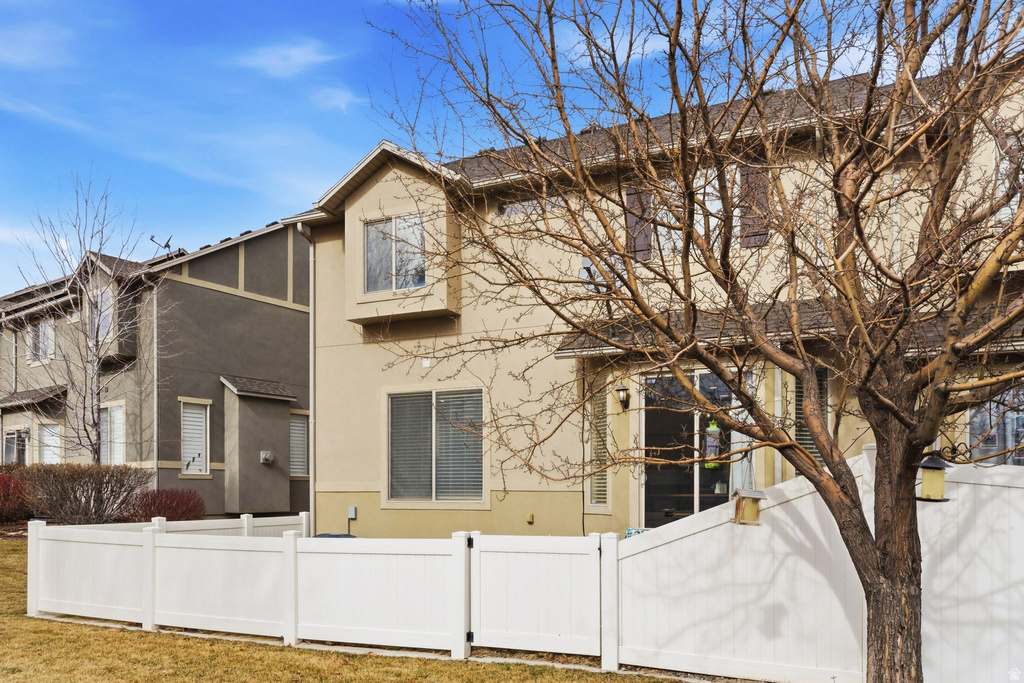 7097 W COTTAGE DR West Jordan, UT 84081