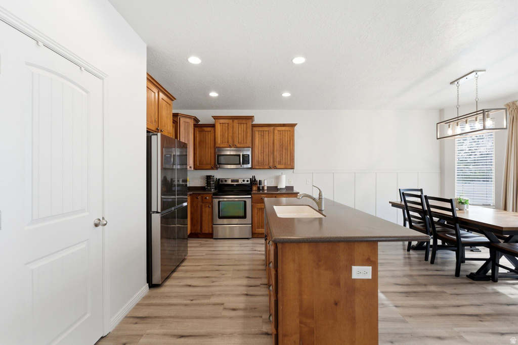 7097 W COTTAGE DR West Jordan, UT 84081