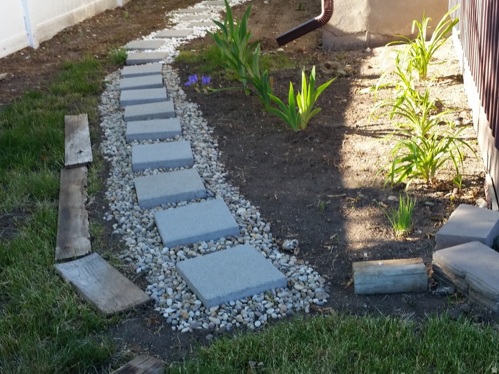 3860 W BURGESS RD Taylorsville, UT 84129