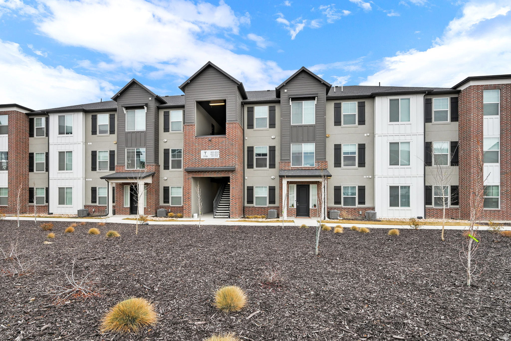 779 N PRATT LN #T302 Saratoga Springs, UT 84045