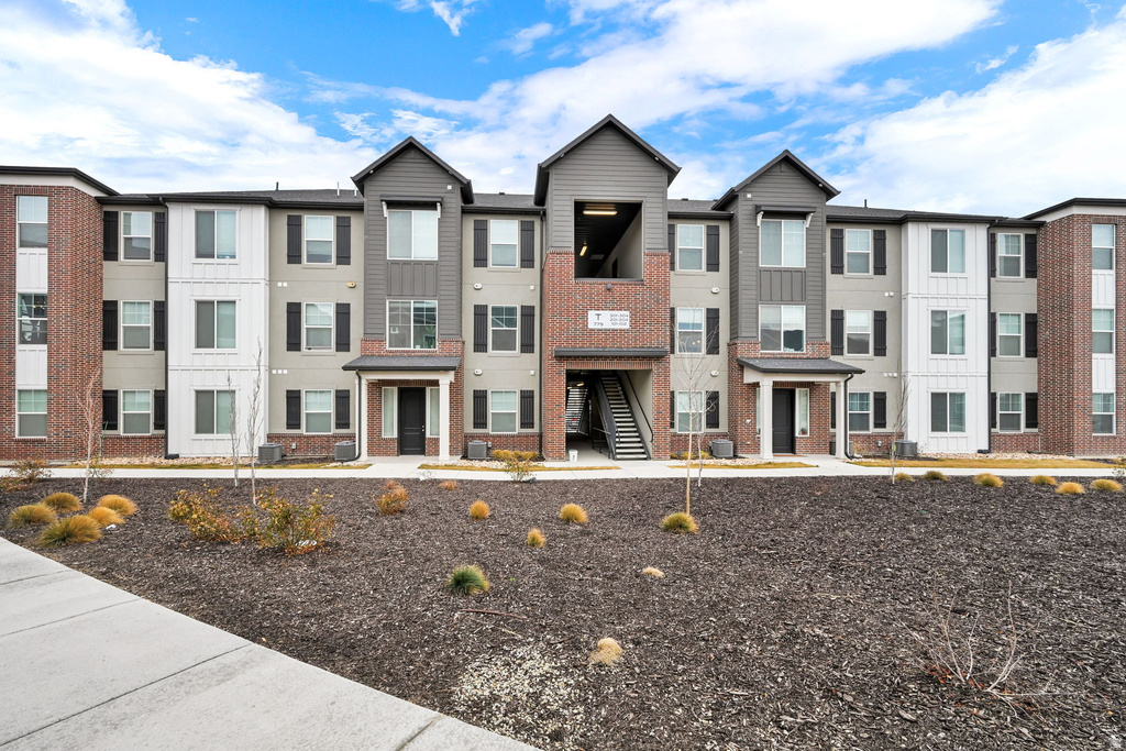 779 N PRATT LN #T302 Saratoga Springs, UT 84045