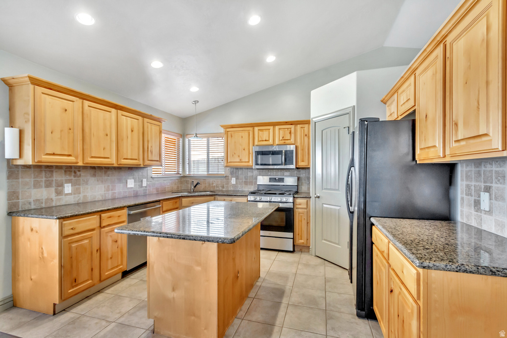 7074 S RIALTO WAY Salt Lake City, UT 84129