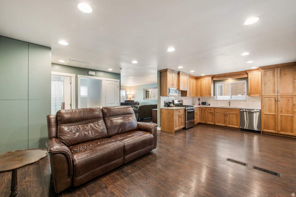 2052 E ASHTON CIR Salt Lake City, UT 84109