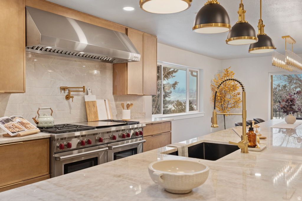 11446 S MOUNTAIN RIDGE CIR Sandy, UT 84092