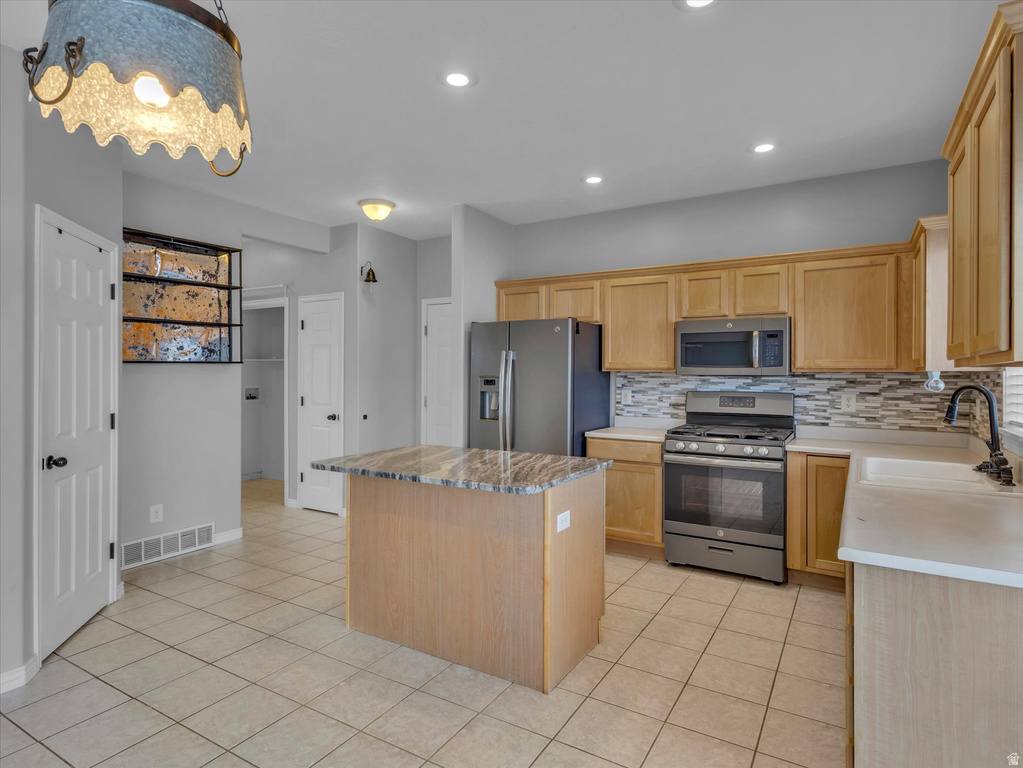 58 W 1570 N Tooele, UT 84074