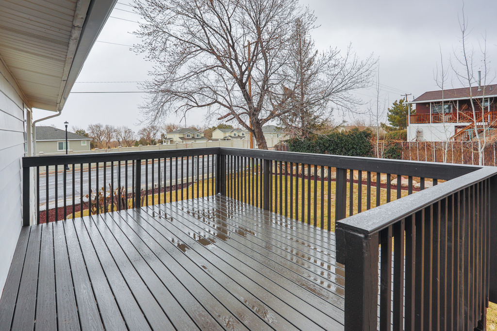 11 QUEBEC CIR Tooele, UT 84074