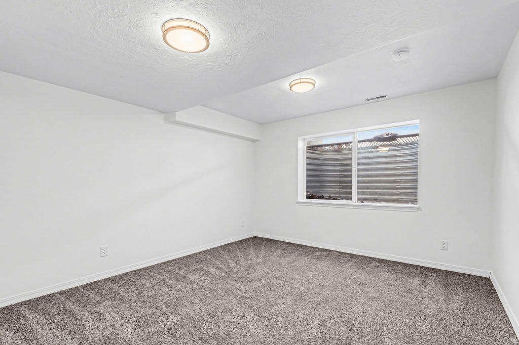 1011 S 900 W Tooele, UT 84074