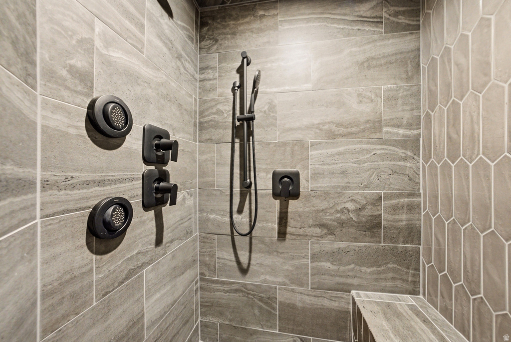 2872 W ROLLING CREEK WAY South Jordan, UT 84095