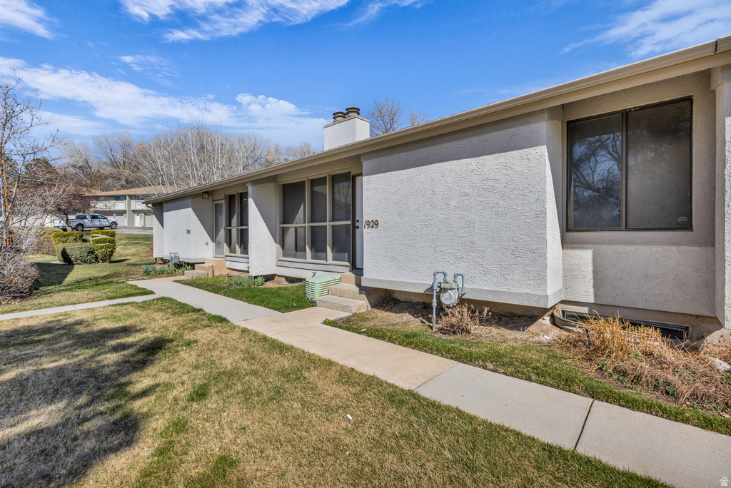 1929 E 5625 S South Ogden, UT 84403