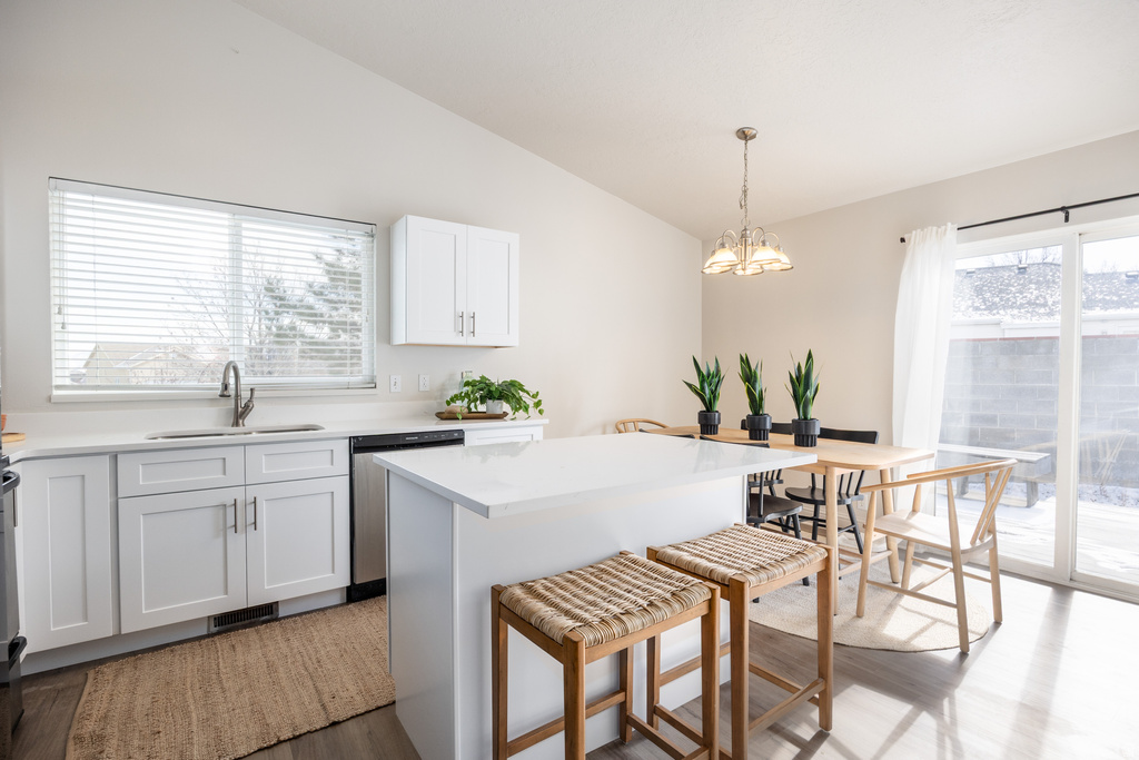 5365 W ALPINE FLOWER CIR Kearns, UT 84118