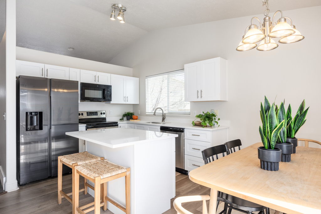 5365 W ALPINE FLOWER CIR Kearns, UT 84118