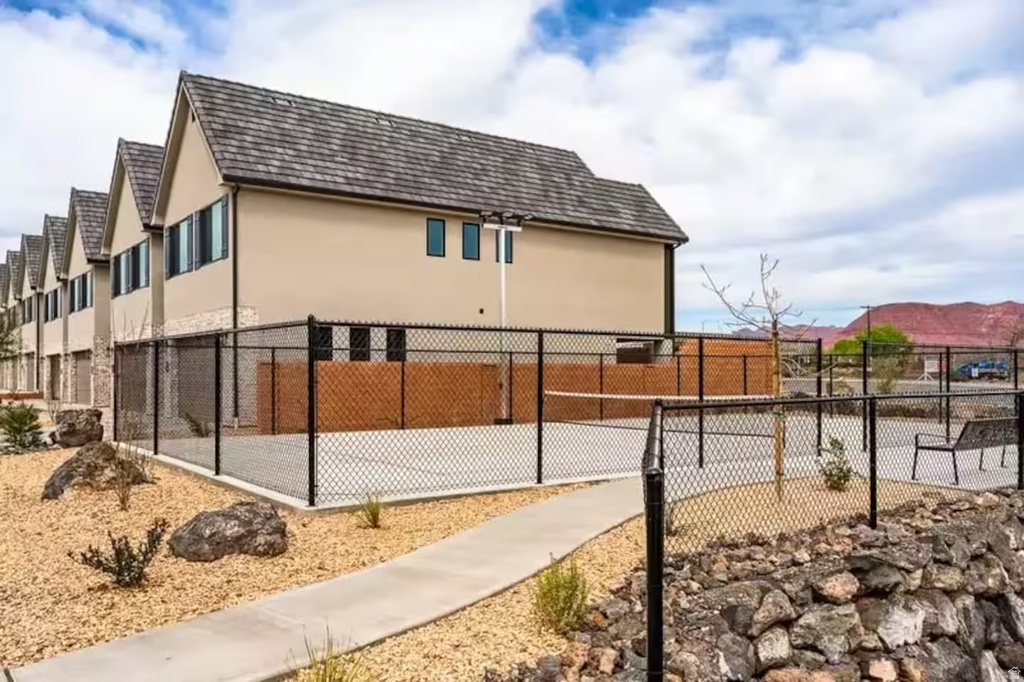 960 HERITAGE DR #47 Santa Clara, UT 84765