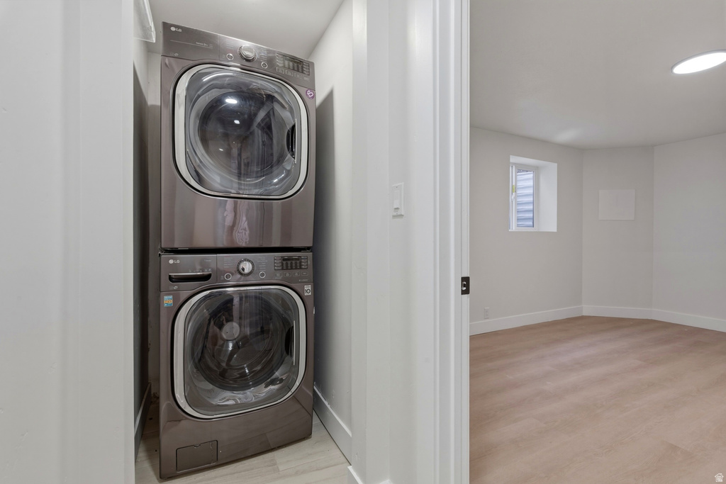 1358 E MAPLEWOOD DR Murray, UT 84121