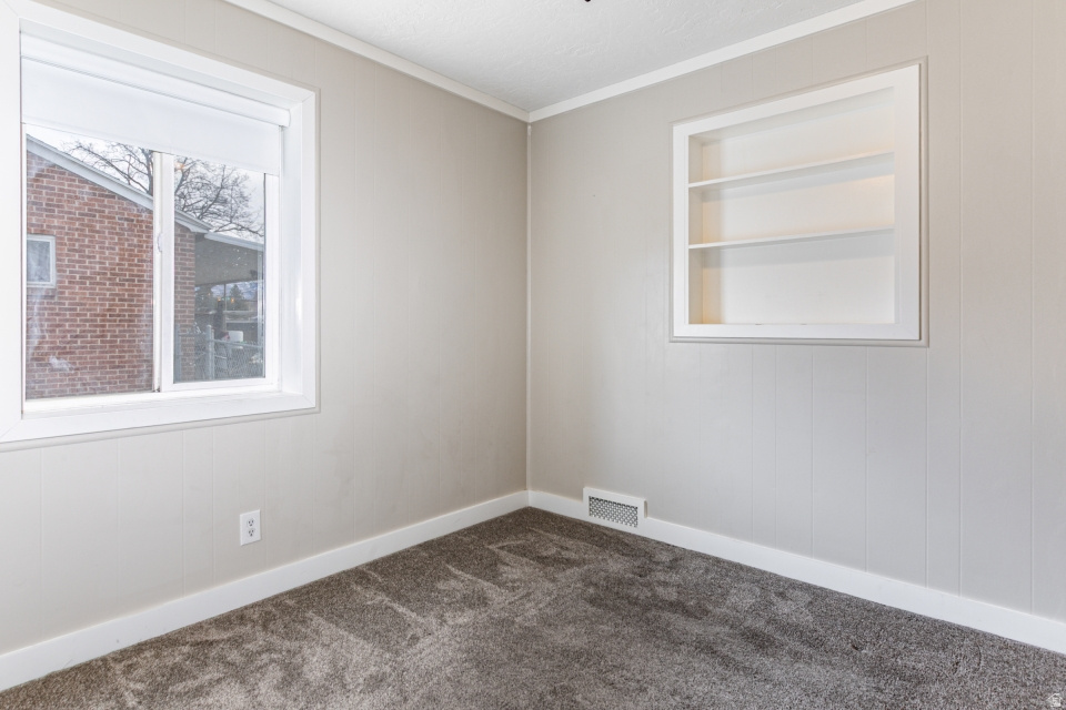 595 BEN LOMOND AVE South Ogden, UT 84403