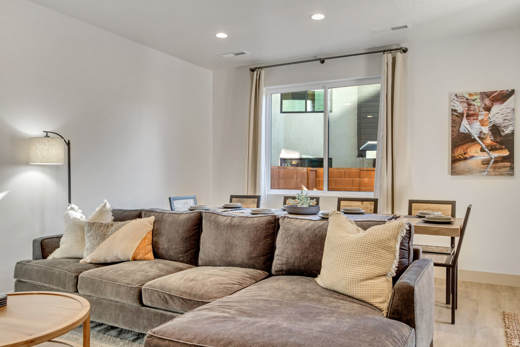 2420 SAGE DR #44 Santa Clara, UT 84765