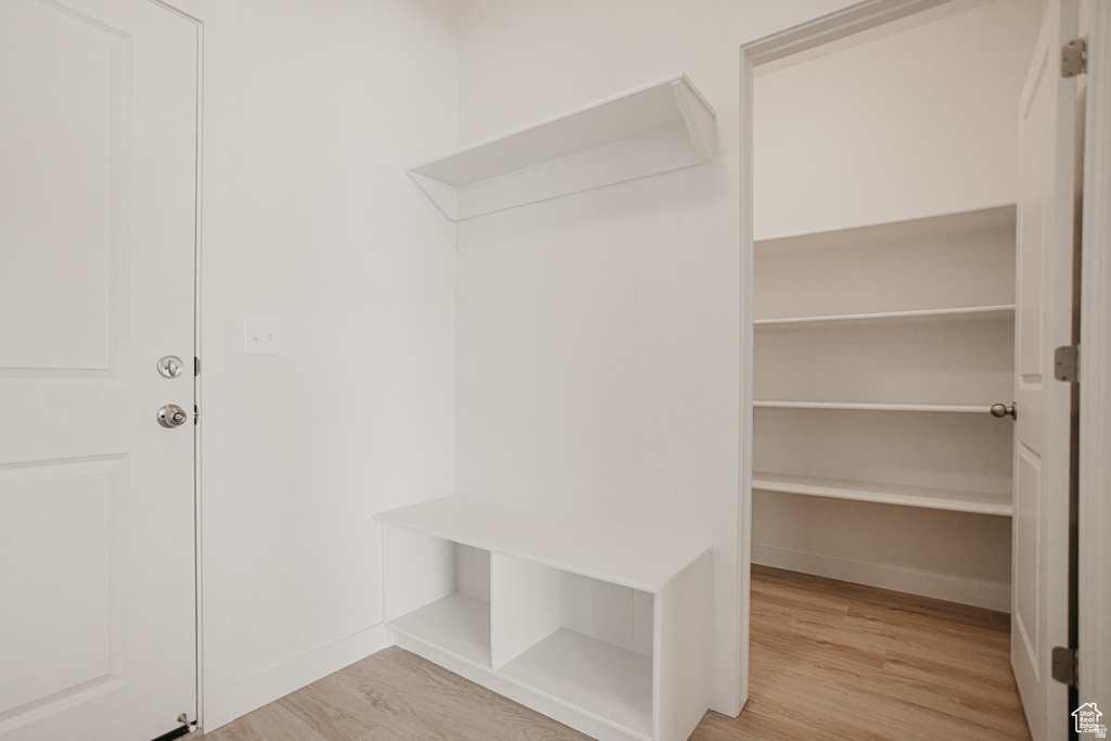 5215 S PARAMOUNT DR Riverdale, UT 84405