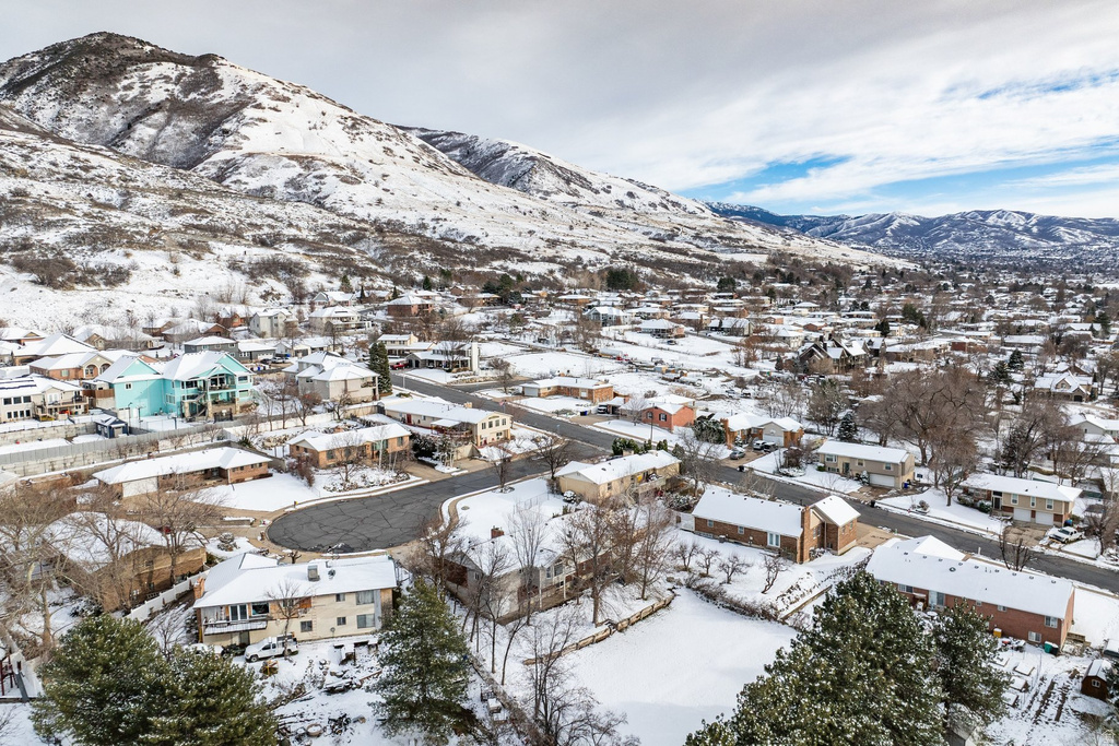 871 N POPLAR CIR Centerville, UT 84014