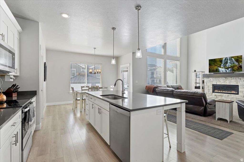 14884 S LONE BIRCH LN Draper, UT 84020