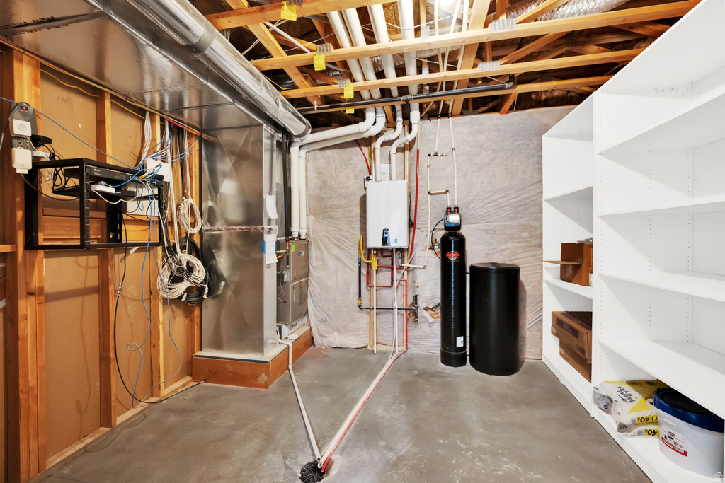 2098 W NICHOLAS FARM LN South Jordan, UT 84095