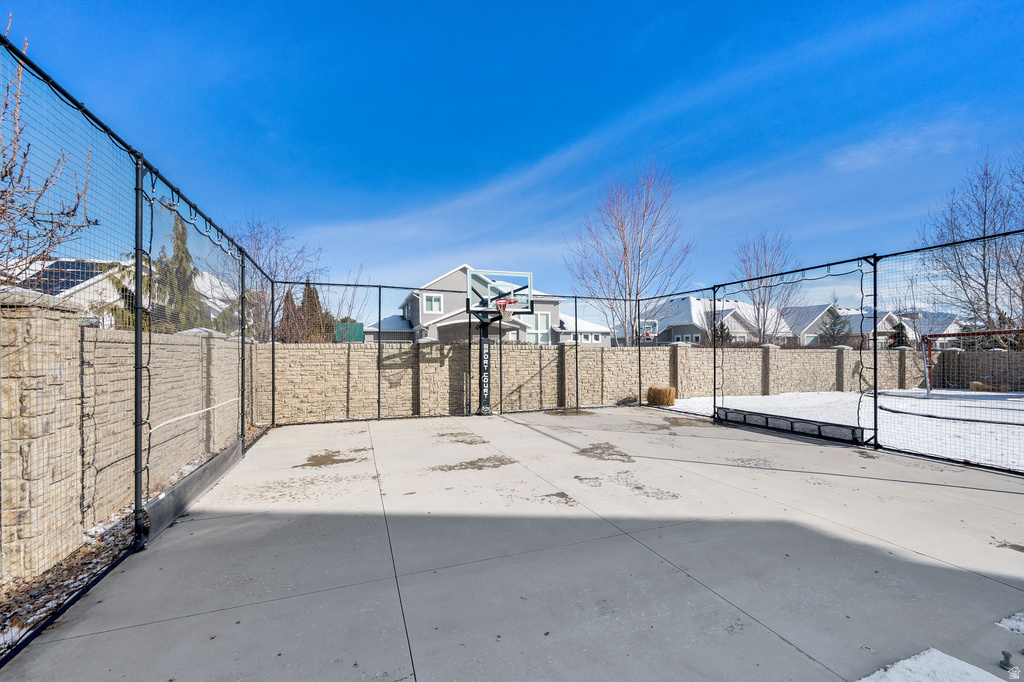 2098 W NICHOLAS FARM LN South Jordan, UT 84095