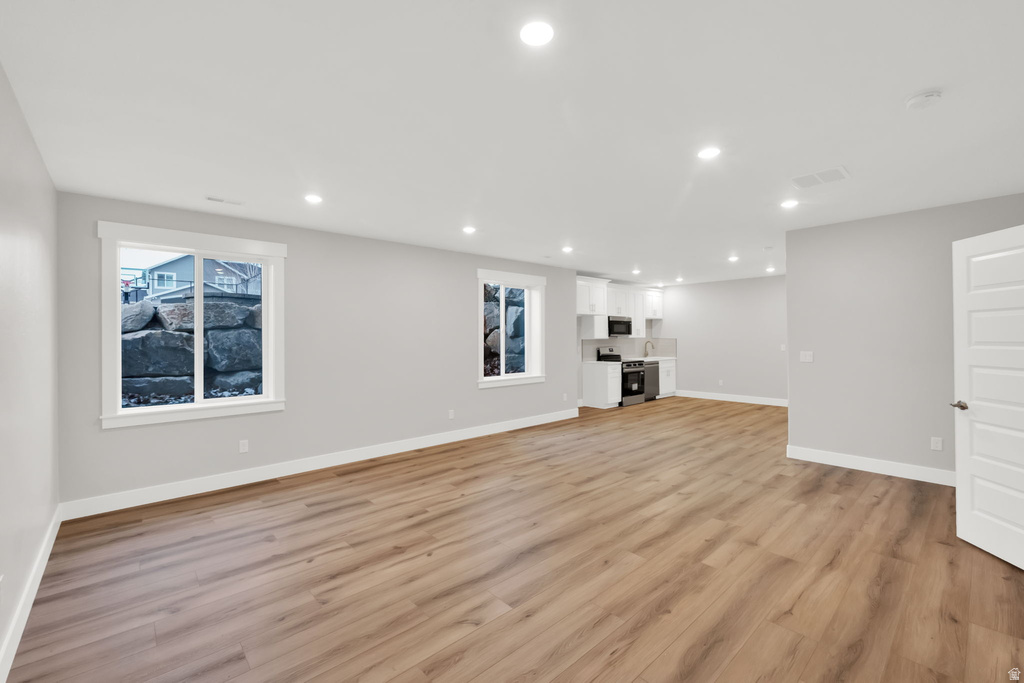 2098 W NICHOLAS FARM LN South Jordan, UT 84095