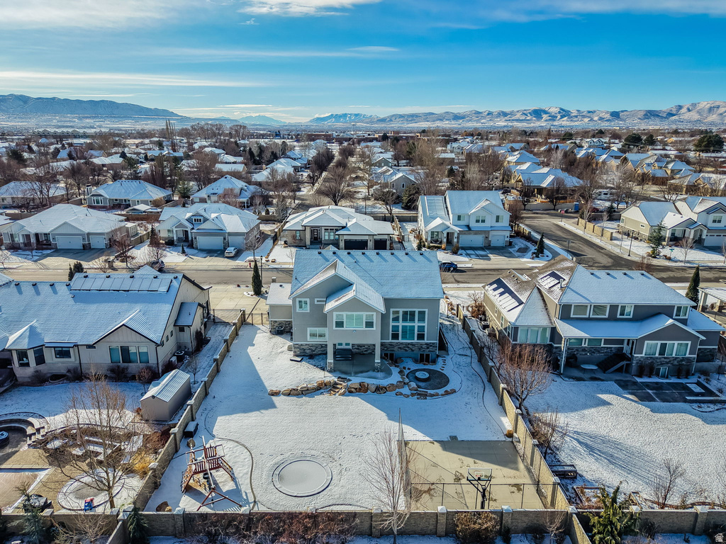 2098 W NICHOLAS FARM LN South Jordan, UT 84095