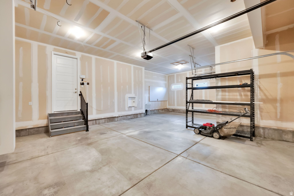 2098 W NICHOLAS FARM LN South Jordan, UT 84095