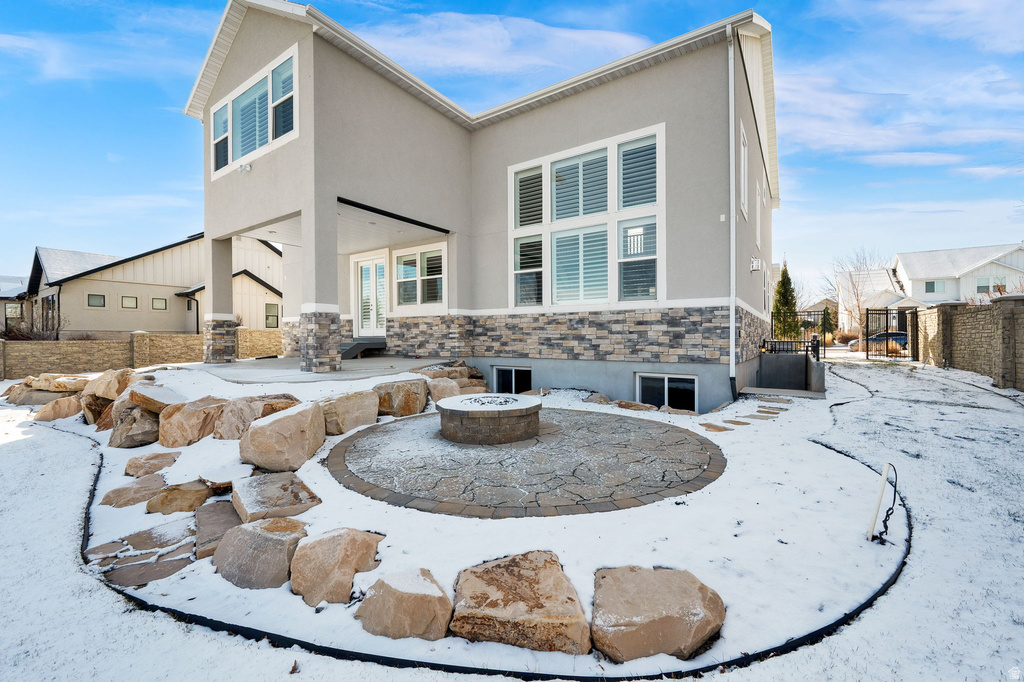 2098 W NICHOLAS FARM LN South Jordan, UT 84095