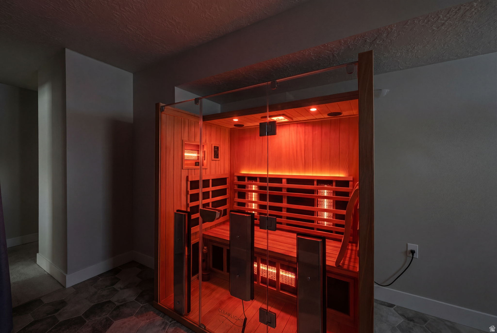 68 E COLUMBUS CT Salt Lake City, UT 84103