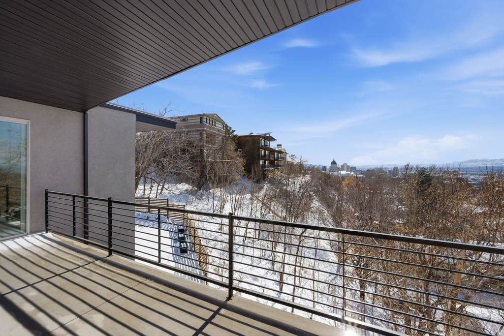 68 E COLUMBUS CT Salt Lake City, UT 84103