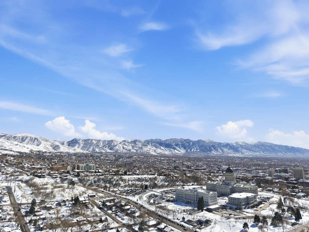 68 E COLUMBUS CT Salt Lake City, UT 84103