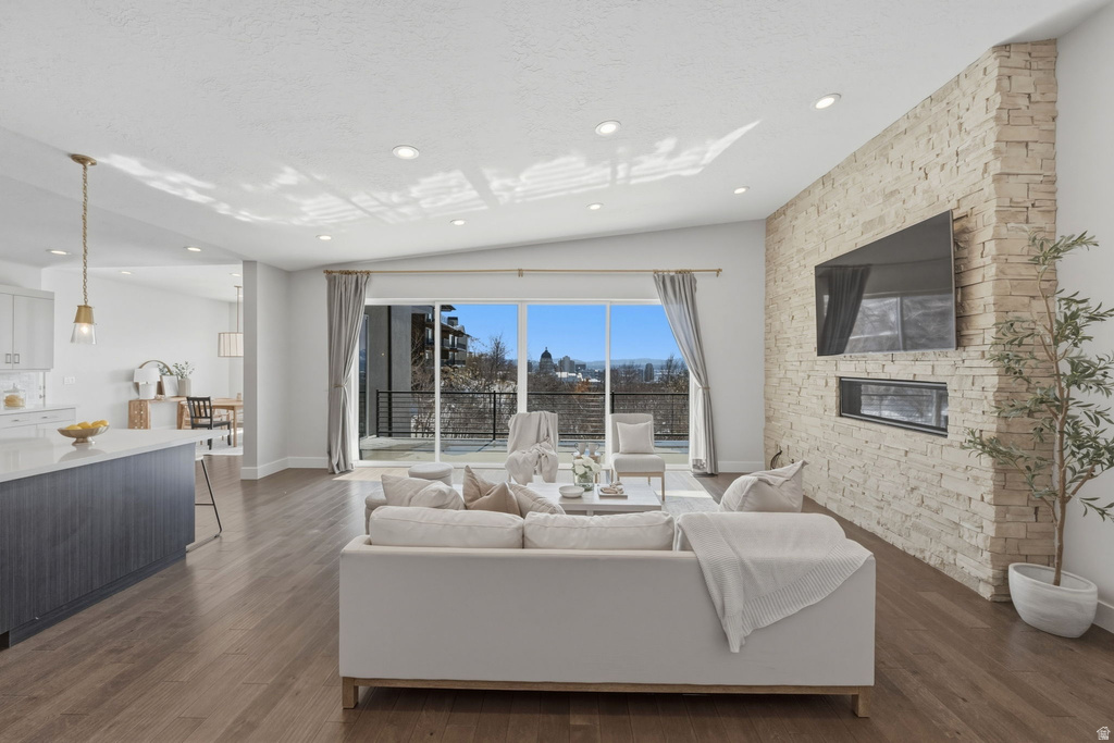 68 E COLUMBUS CT Salt Lake City, UT 84103