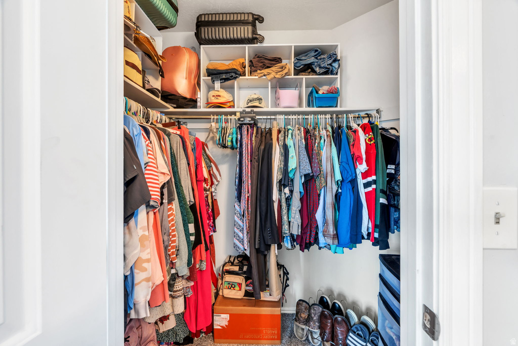 5166 W TICKLEGRASS DR West Jordan, UT 84081