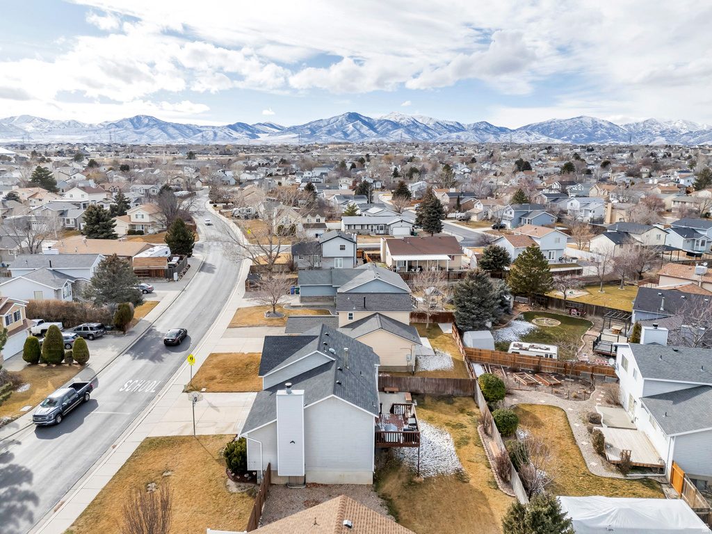 5166 W TICKLEGRASS DR West Jordan, UT 84081