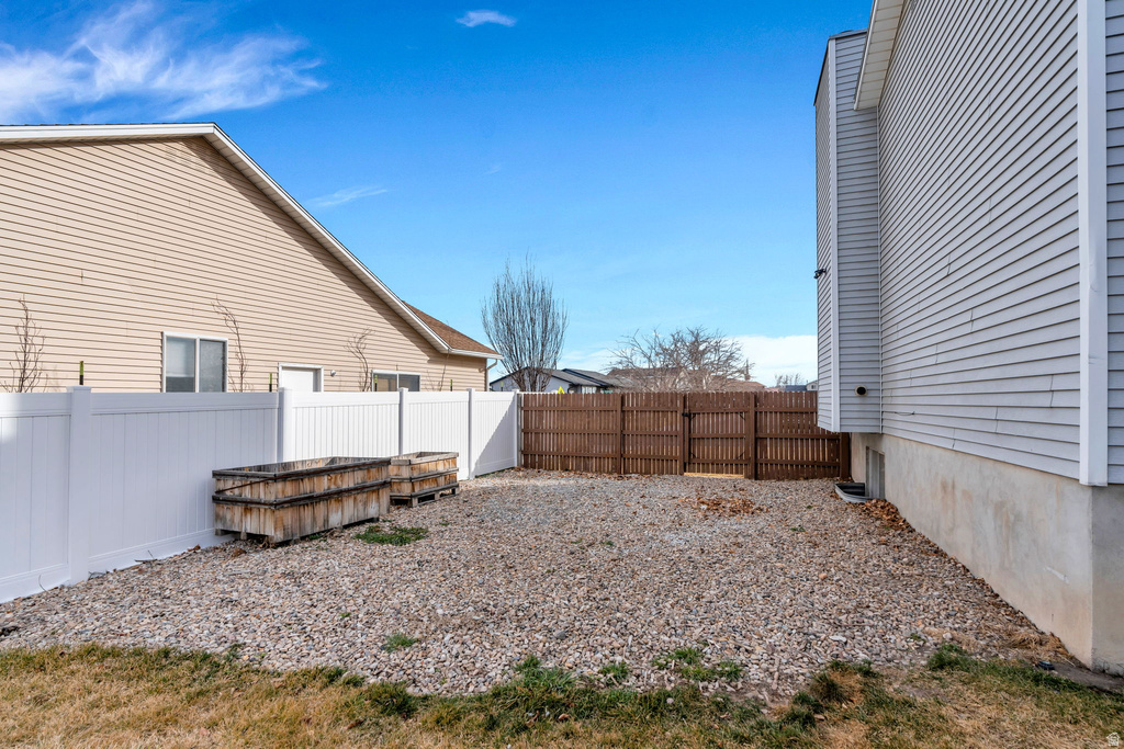 5166 W TICKLEGRASS DR West Jordan, UT 84081