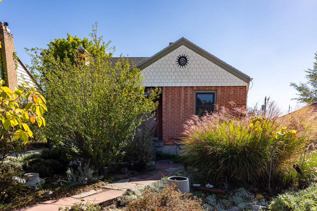 962 E LOWELL AVE Salt Lake City, UT 84102