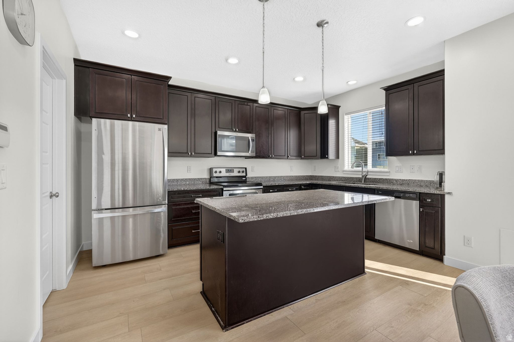 834 W DAYLIGHT DRIVE DR Bluffdale, UT 84065