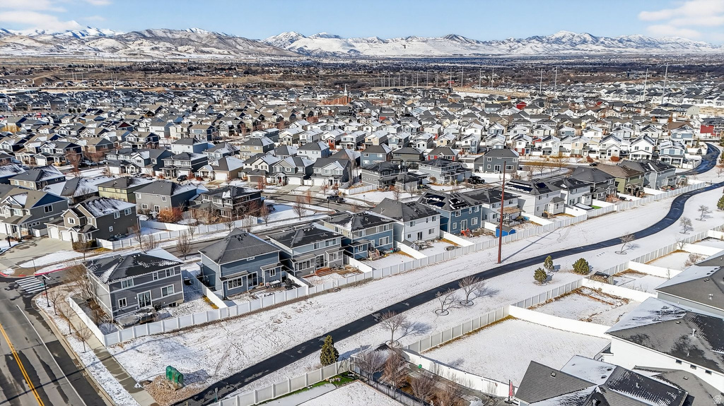 834 W DAYLIGHT DRIVE DR Bluffdale, UT 84065