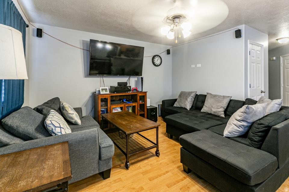 3878 W SAGE WILLOW DR South Jordan, UT 84009