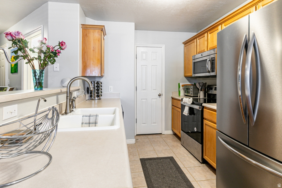 3878 W SAGE WILLOW DR South Jordan, UT 84009