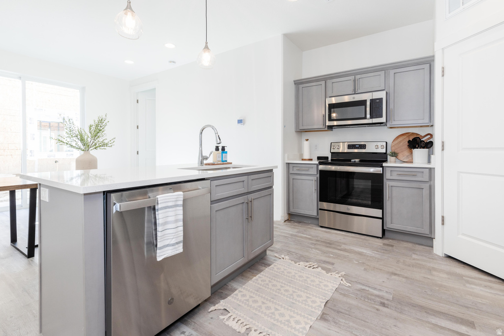 573 N RICHLAND VALLEY ST Garden City, UT 84028