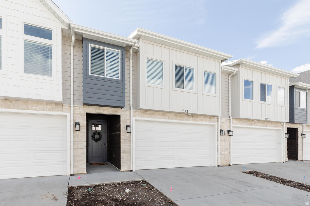 573 N RICHLAND VALLEY ST Garden City, UT 84028