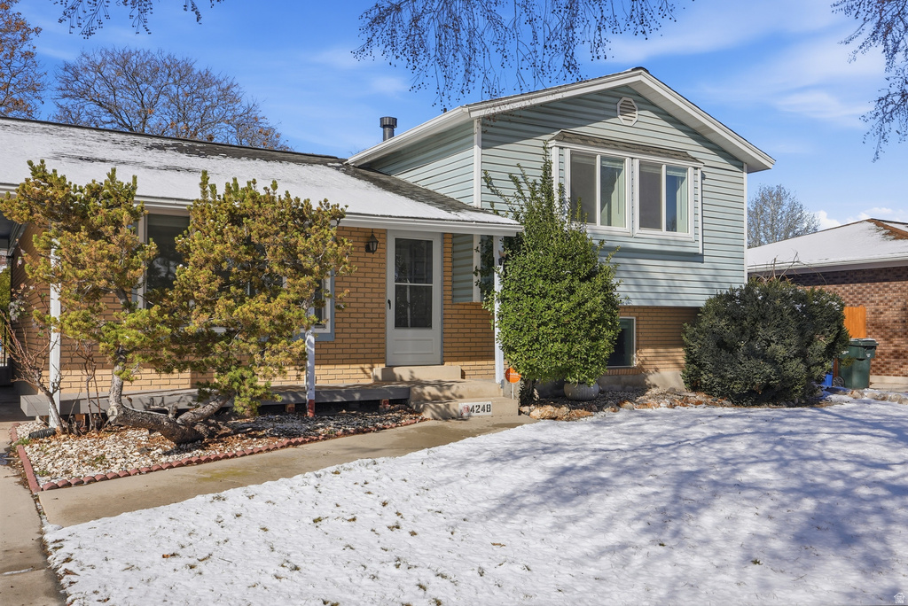 4248 S KING ARTHUR DR West Valley City, UT 84119