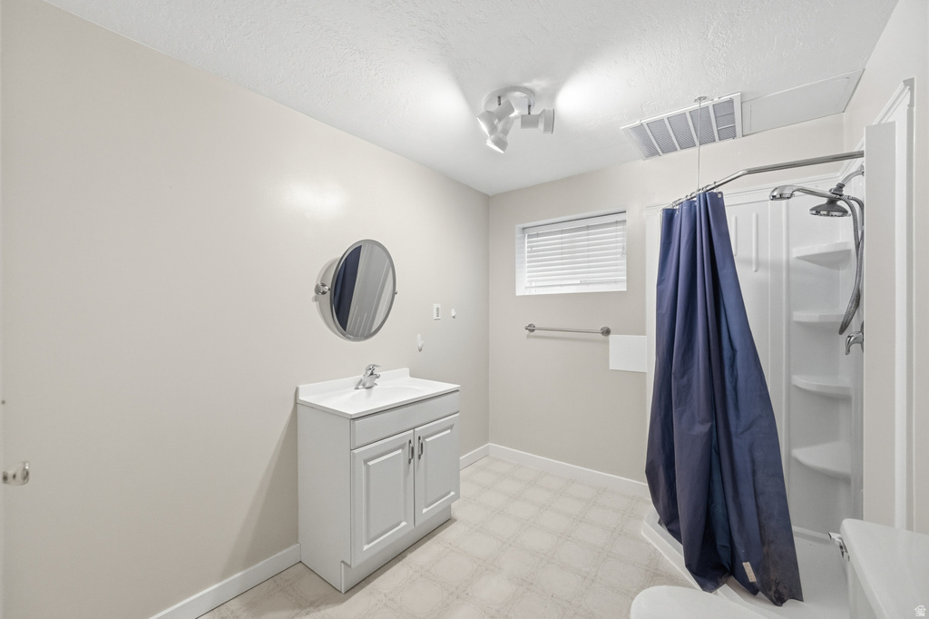 1650 E BUDDING DR Sandy, UT 84092