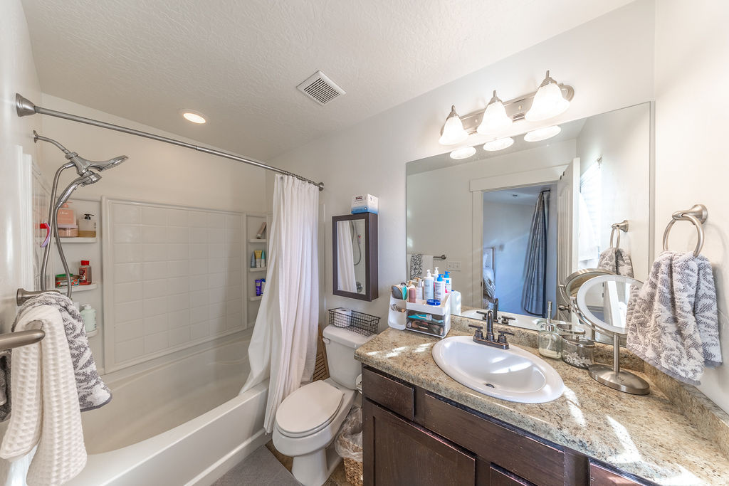 292 W 680 N Centerville, UT 84014