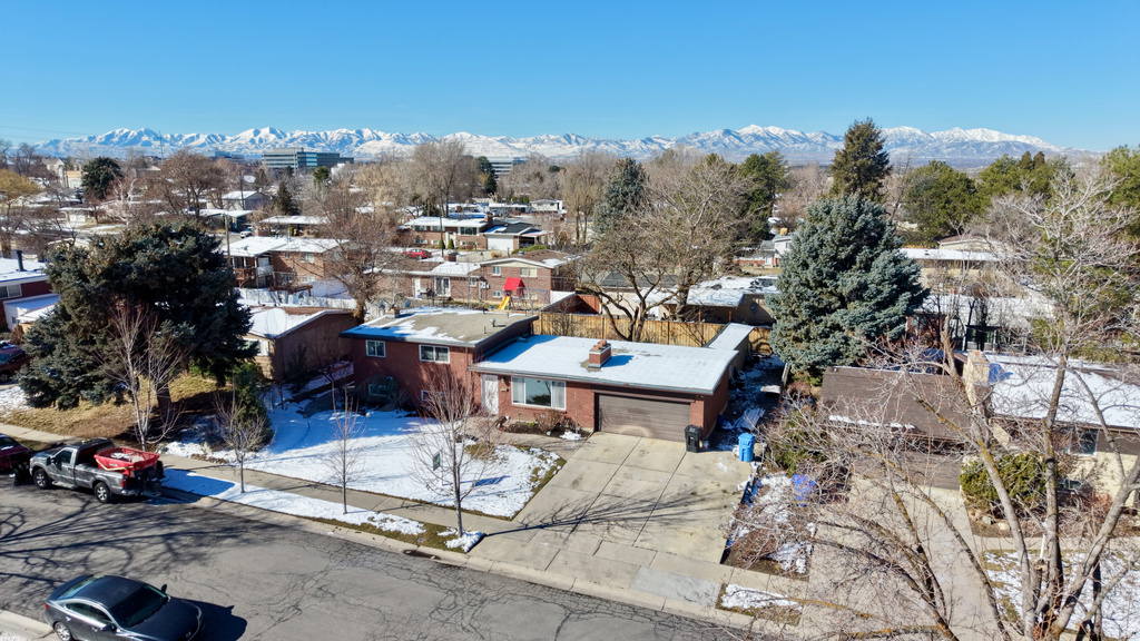 6784 S 1530 E Cottonwood Heights, UT 84121