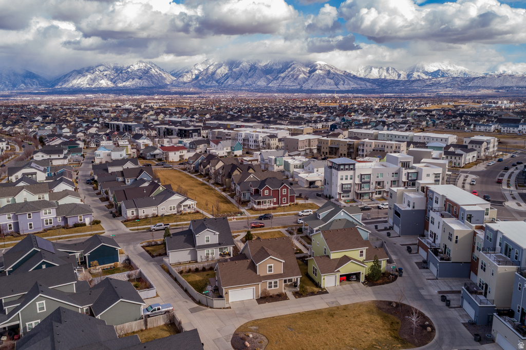 10564 S PIPESTONE WAY South Jordan, UT 84009