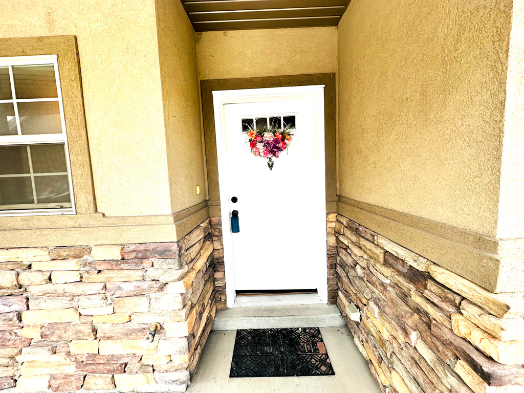 264 E ROCKINGHAM CT Salt Lake City, UT 84115