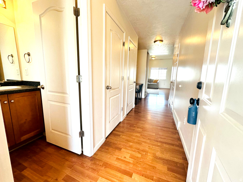 264 E ROCKINGHAM CT Salt Lake City, UT 84115