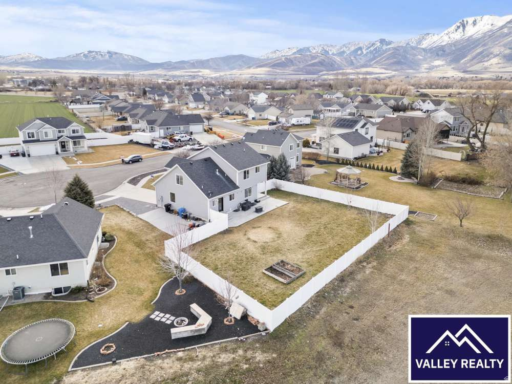 873 E 675 N Wellsville, UT 84339